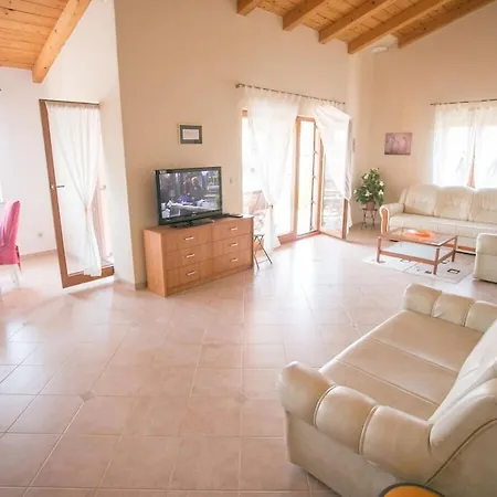 In Pore With Swimming Pool Holiday home