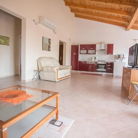 In Pore With Swimming Pool Holiday home Porec
