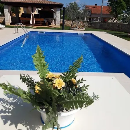 Holiday home In Pore With Swimming Pool